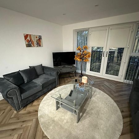Brand New Modern Luxurious Apartment Near The City Бирмингем Экстерьер фото